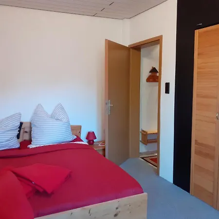 Tannerhof Homestay *